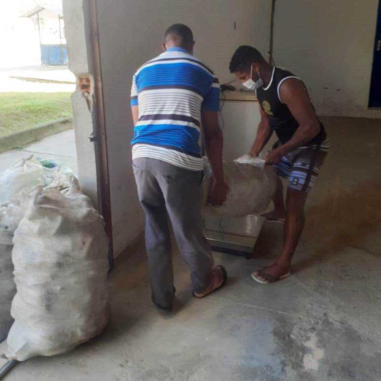 Camacã: Secretaria de Agricultura anuncia a chegada de água para 2 Assentamentos e faz entrega de alimentos para famílias
